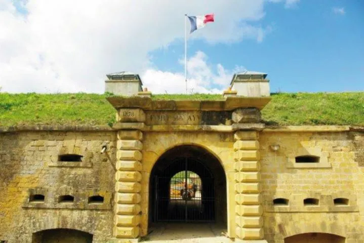 Image qui illustre: Domaine Et Fort Des Ayvelles
