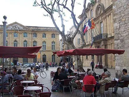 Image qui illustre: Place de l’Hôtel de ville d'Aix-en-Provence