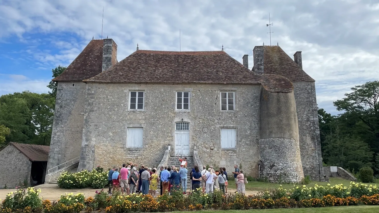 Image qui illustre: Le château du Ry-Chazerat, de l'extérieur à l'intérieur. En partenariat avec l'Académie des sciences et l'office de tourisme Sud Vienne Poitou à Journet - 0