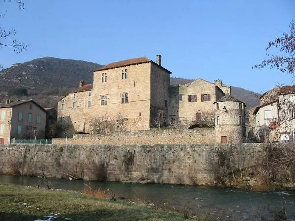 Image qui illustre: Château De Versols