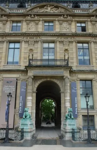 Image qui illustre: La porte des Lions à Paris - 1