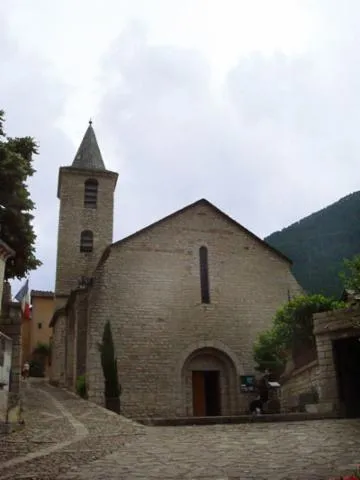 Image qui illustre: Eglise Romane Notre Dame Du Gourg