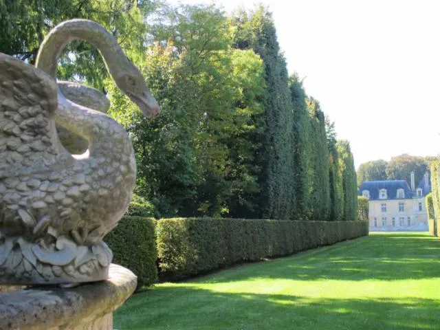 Image qui illustre: Parc Du Château De Corbeil-cerf