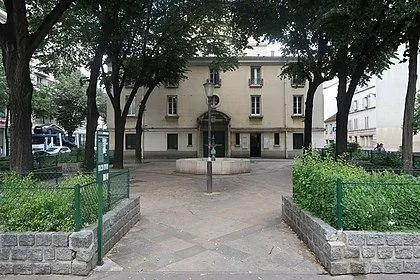 Image qui illustre: Place Étienne-Pernet
