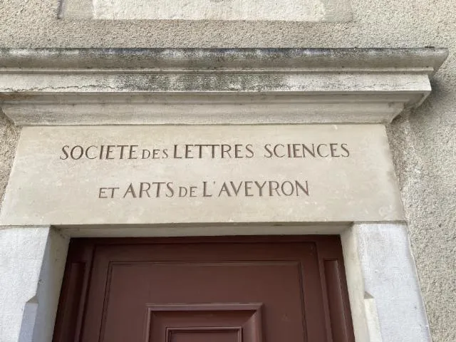 Image qui illustre: Venez explorer les richesses de la Société des lettres de l'Aveyron !