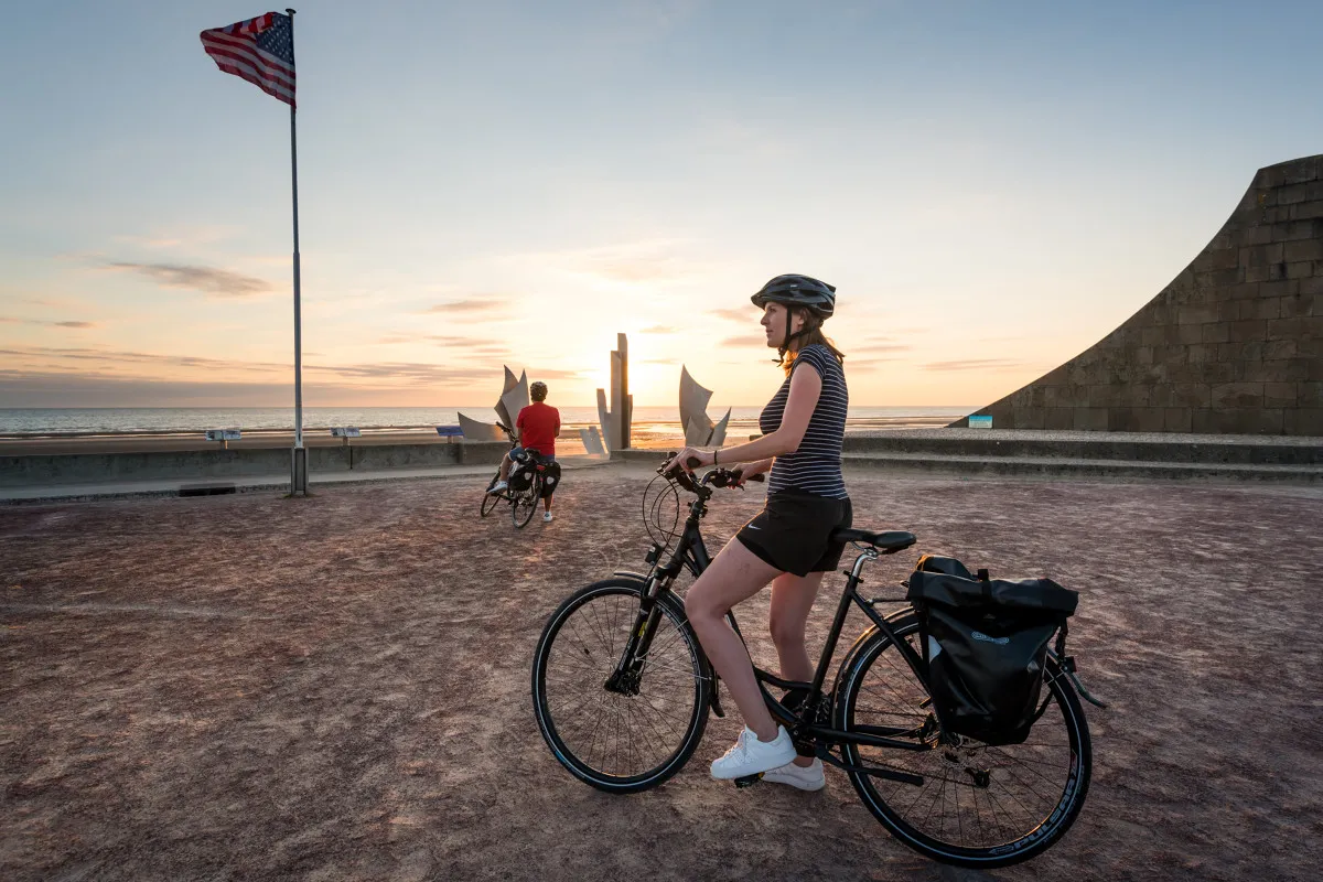 Image qui illustre: La Vélomaritime Port-en-bessin À Omaha Beach à Port-en-Bessin-Huppain - 0