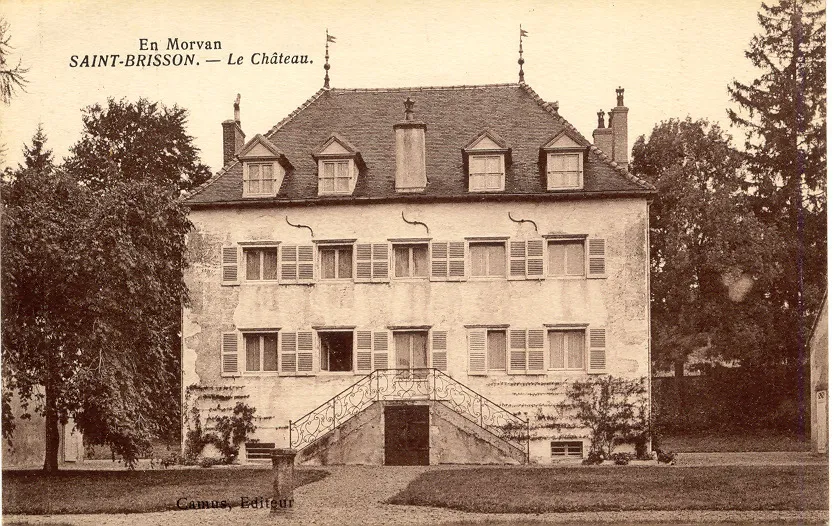 Image qui illustre: Visite libre de l'exposition  Du Château de Saint-Brisson à la Maison du parc, deux siècles d’histoire  à Saint-Brisson - 0