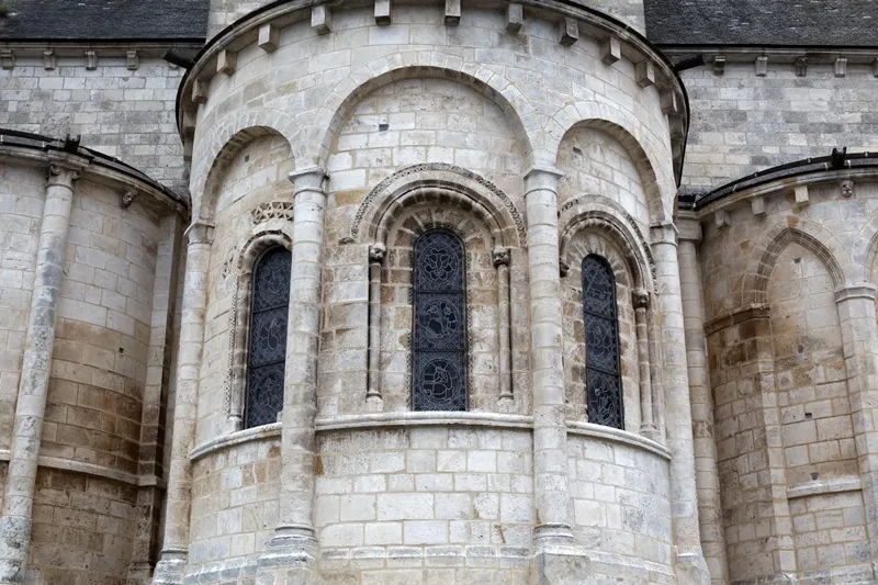 Image qui illustre: Eglise Médiévale Et Village Médiéval De Saint-marcel à Saint-Marcel - 1
