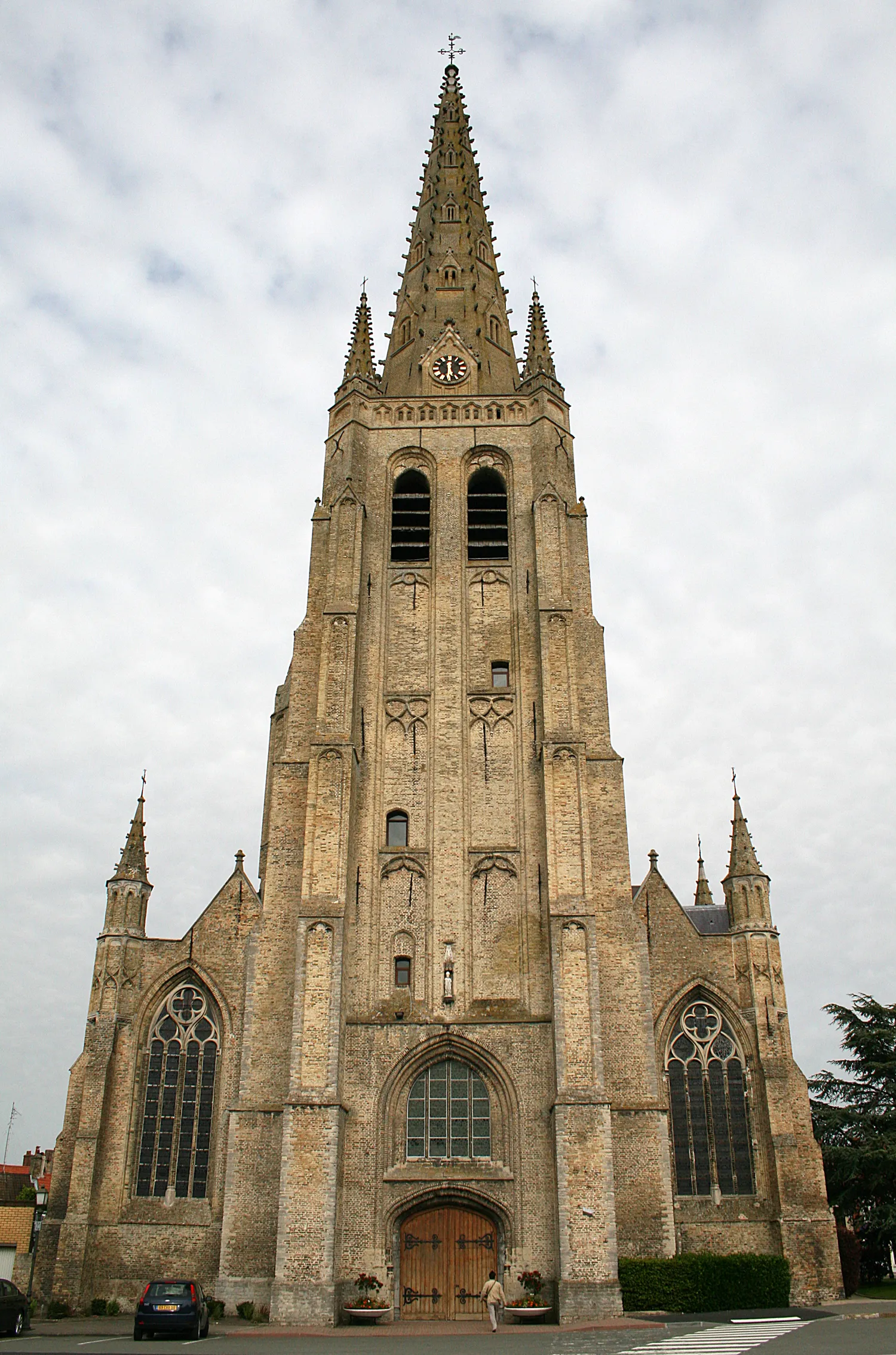 Image qui illustre: Église Saint-vaast à Hondschoote - 0