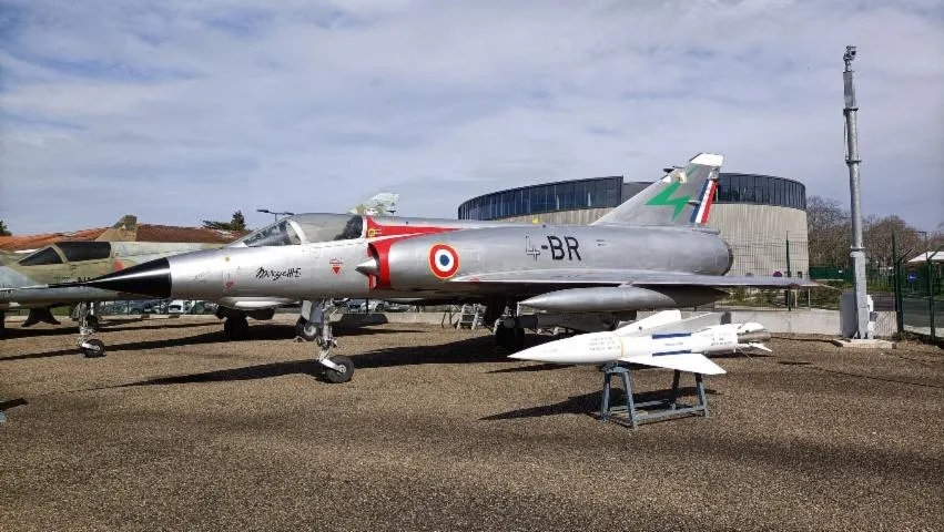 Image qui illustre: Visite du musée de la base aérienne de Mont-de-Marsan