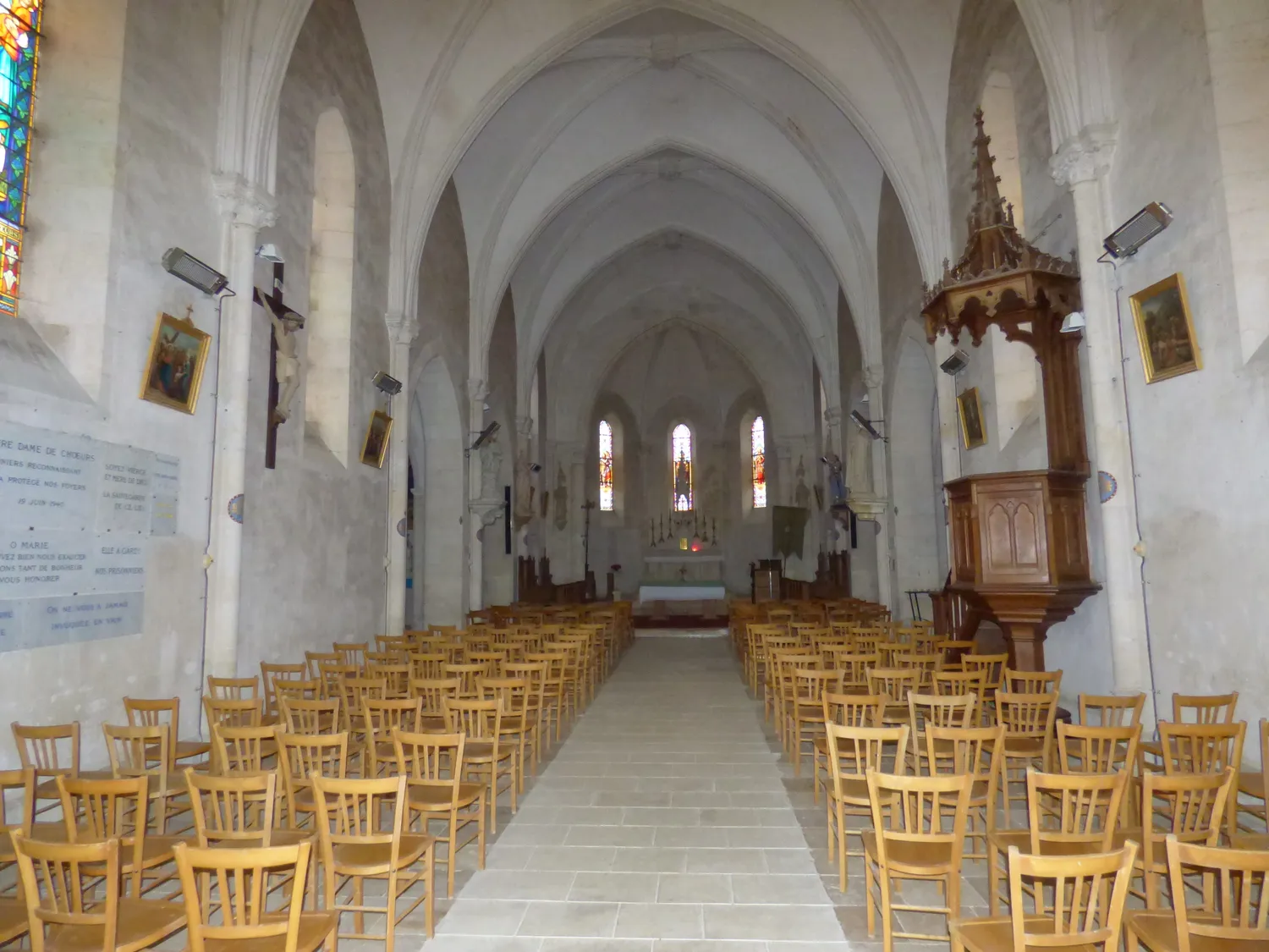 Image qui illustre: Eglise Saint-martin à Pruniers - 1