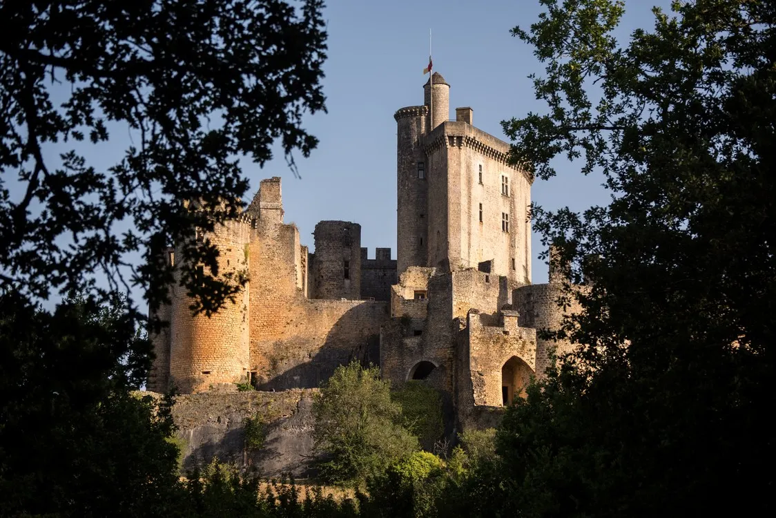 Image qui illustre: Bonaguil, Le Dernier Château Médiéval à Saint-Front-sur-Lémance - 0