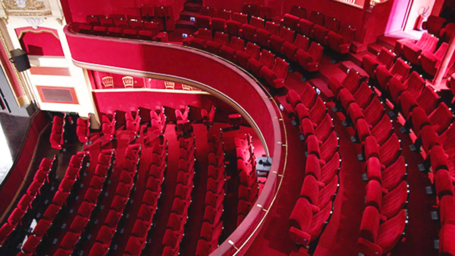 Image qui illustre: Théâtre Municipal Armand à Salon-de-Provence - 1