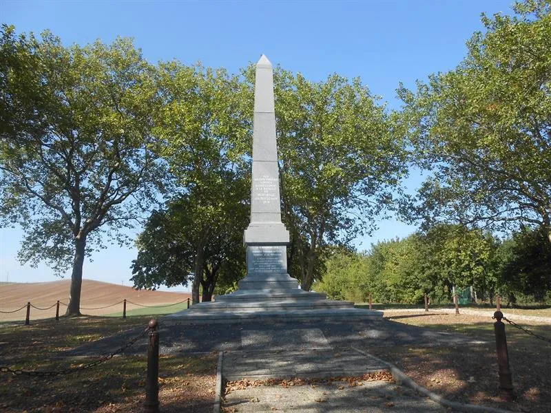 Image qui illustre: Monument Du Souvenir À Morhange à Morhange - 1