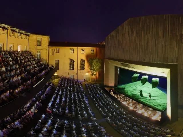 Image qui illustre: Théâtre De L'archevêché