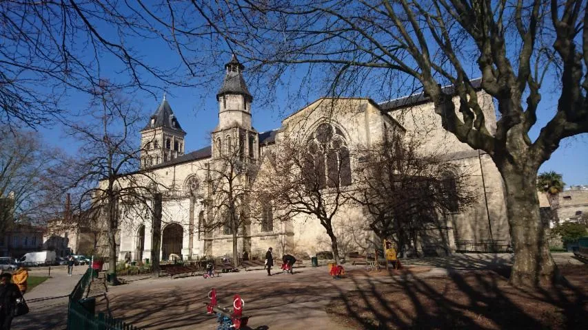 Image qui illustre: Visite guidée de la basilique Saint-Seurin de Bordeaux