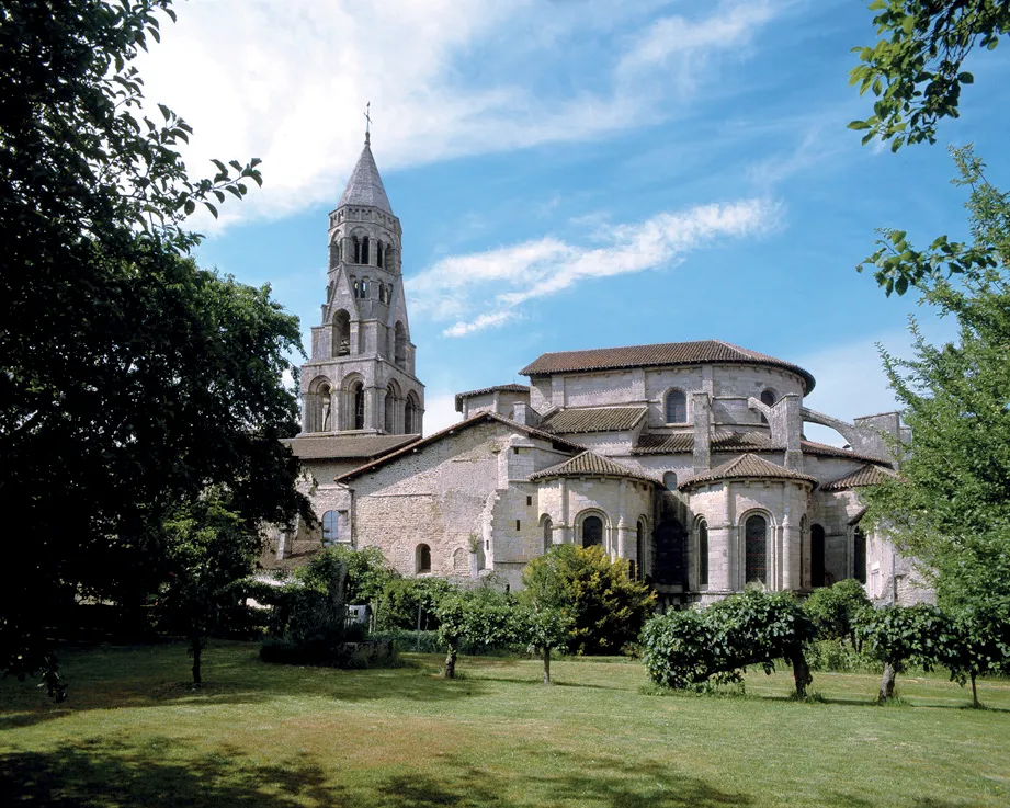 Image qui illustre: V 56 Limoges - Bénévent-l'Abbaye (Véloroute) à Limoges - 1