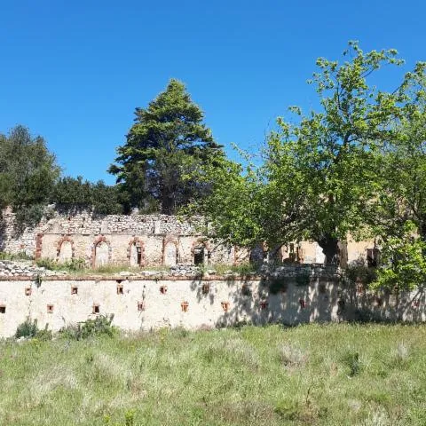 Image qui illustre: Randonnée découverte colline de la Nerthe