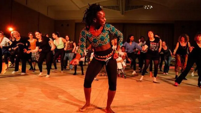 Image qui illustre: Danse Africaine