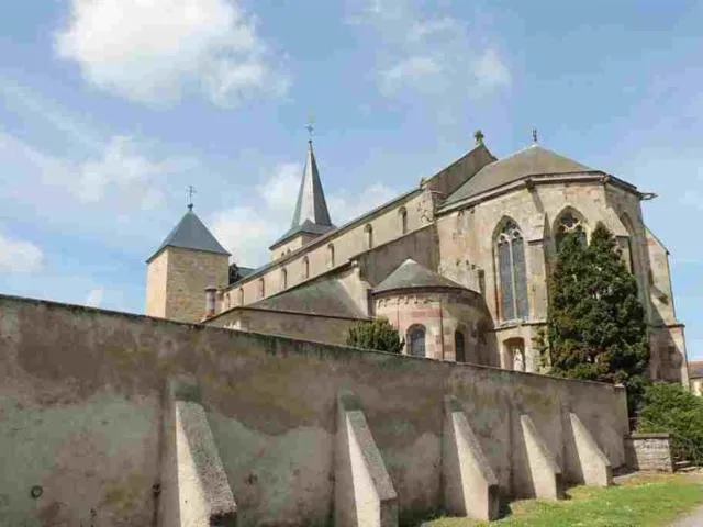 Image qui illustre: Église Collégiale Saint-leger