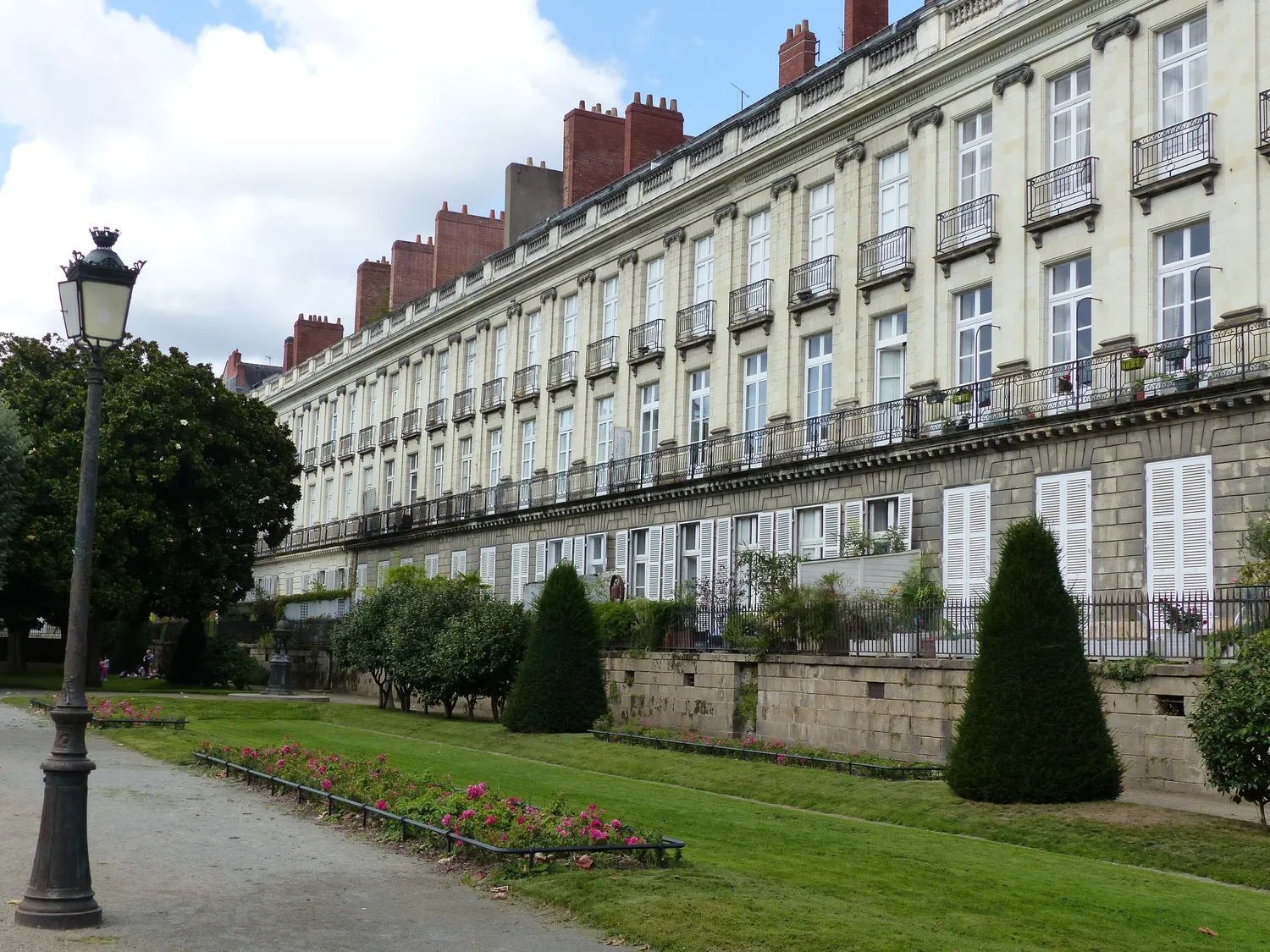 Image qui illustre: Le Cours Cambronne : histoire et architecture à Nantes - 0