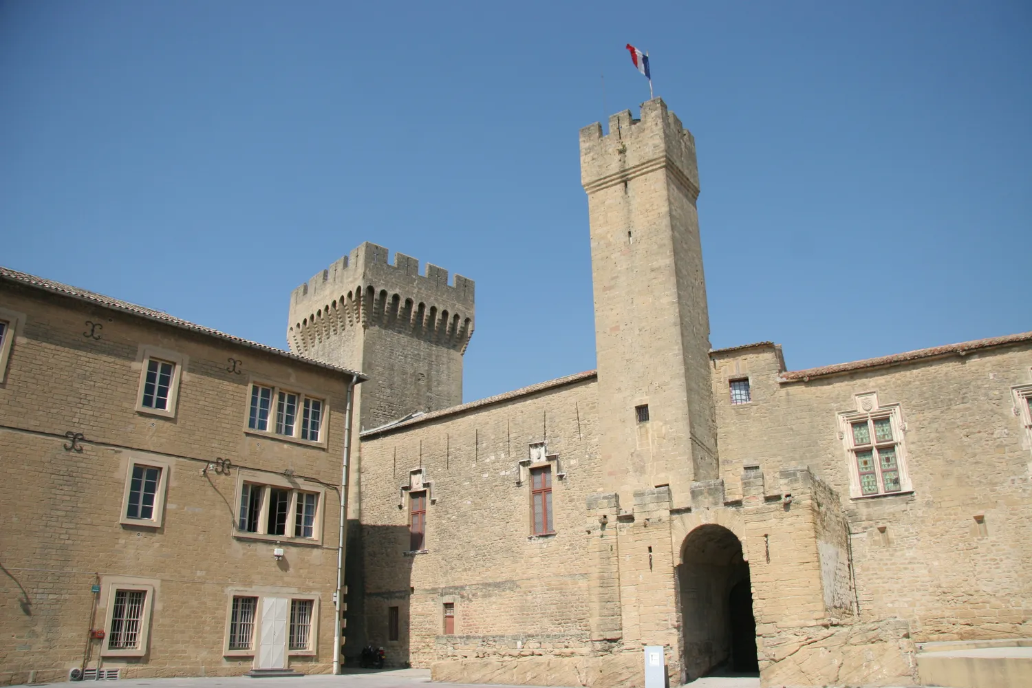 Image qui illustre: Château De L'empéri à Salon-de-Provence - 2