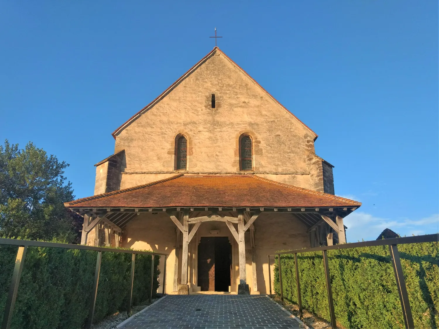 Image qui illustre: Eglise De L'assomption De La Ville-aux-bois à La Ville-aux-Bois - 1