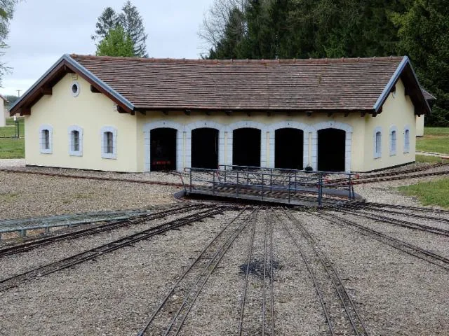 Image qui illustre: Petit Train A Vapeur De Corgirnon - Reseau Jany Nancey