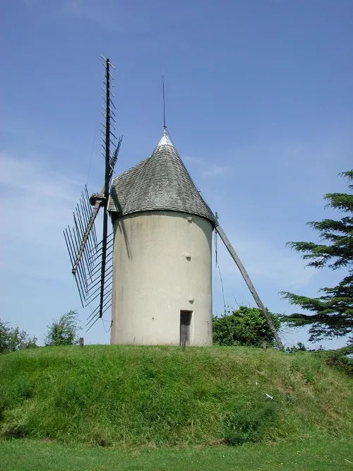 Image qui illustre: Gontaud-de-nogaret, La Balade Du Moulin De Gibra à Gontaud-de-Nogaret - 0