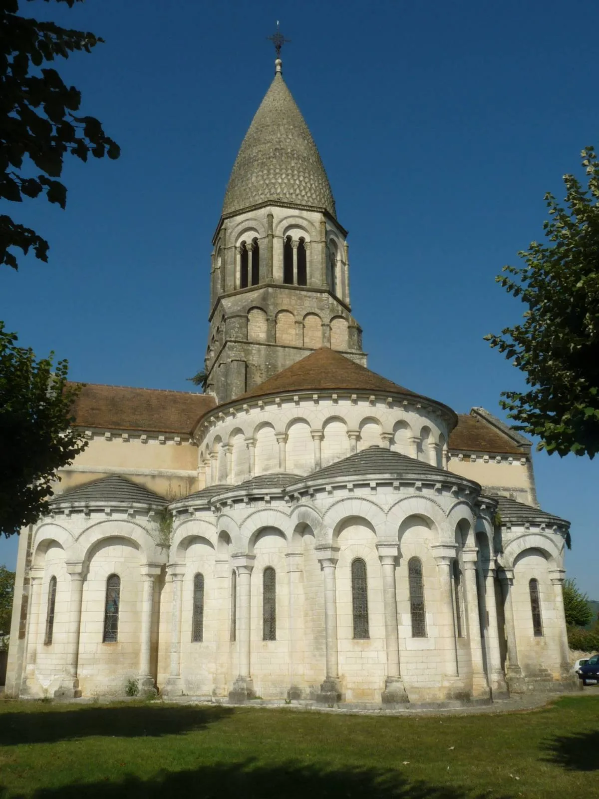 Image qui illustre: Église Saint-Maurice de Montbron à Montbron - 0