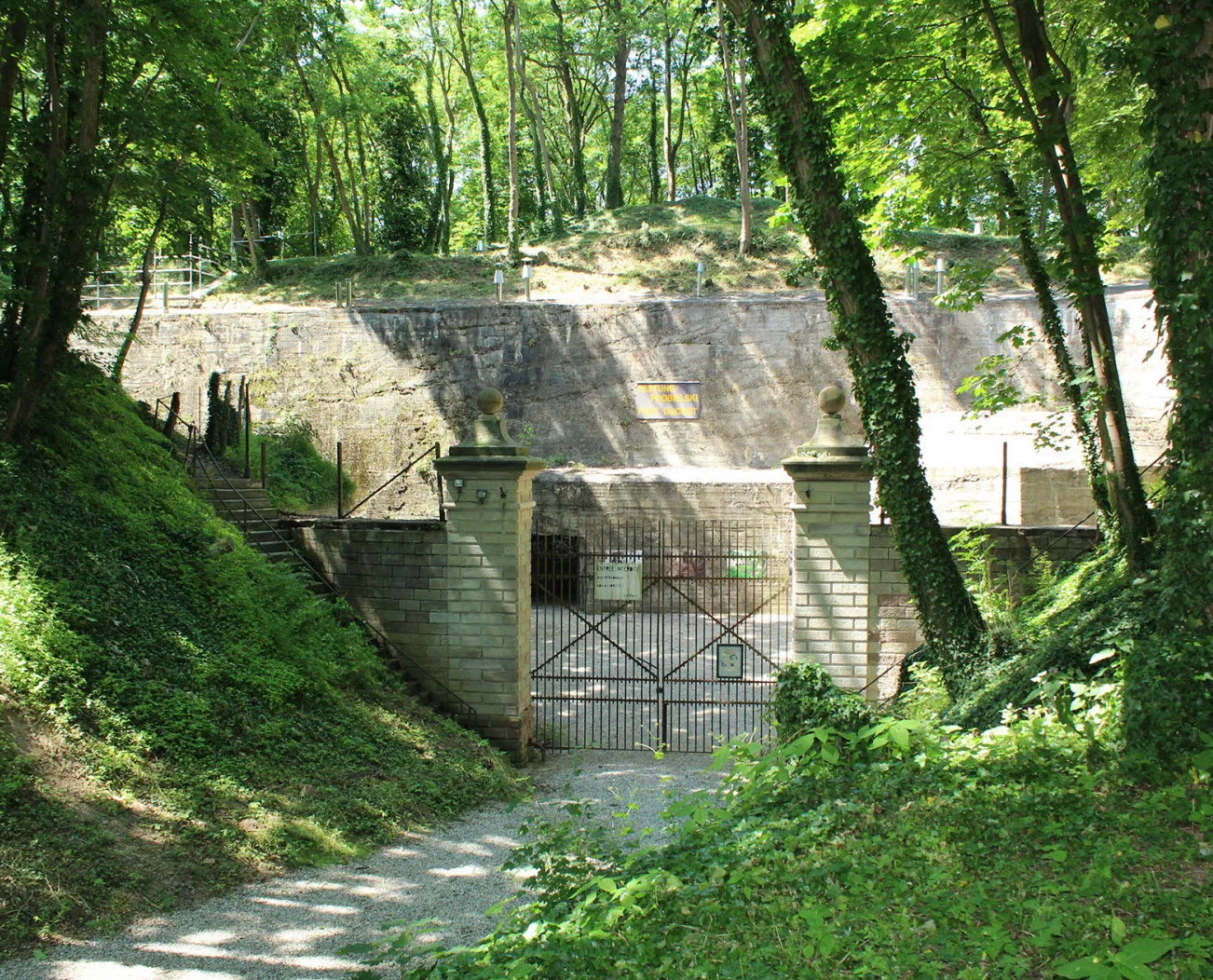 Image qui illustre: Fort Ducrot à Mundolsheim - 0