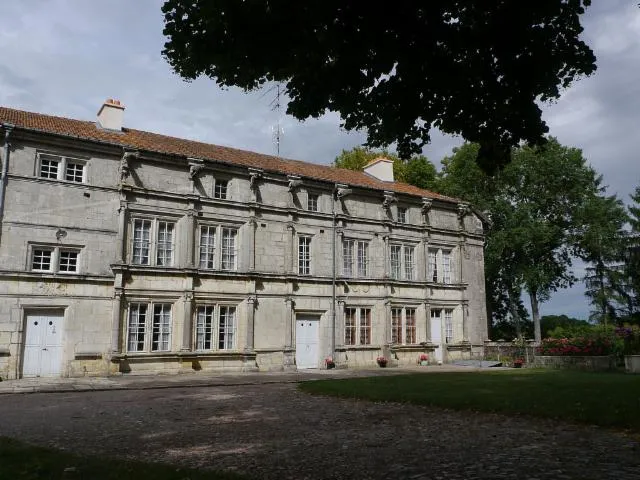Image qui illustre: Château d'Etreval