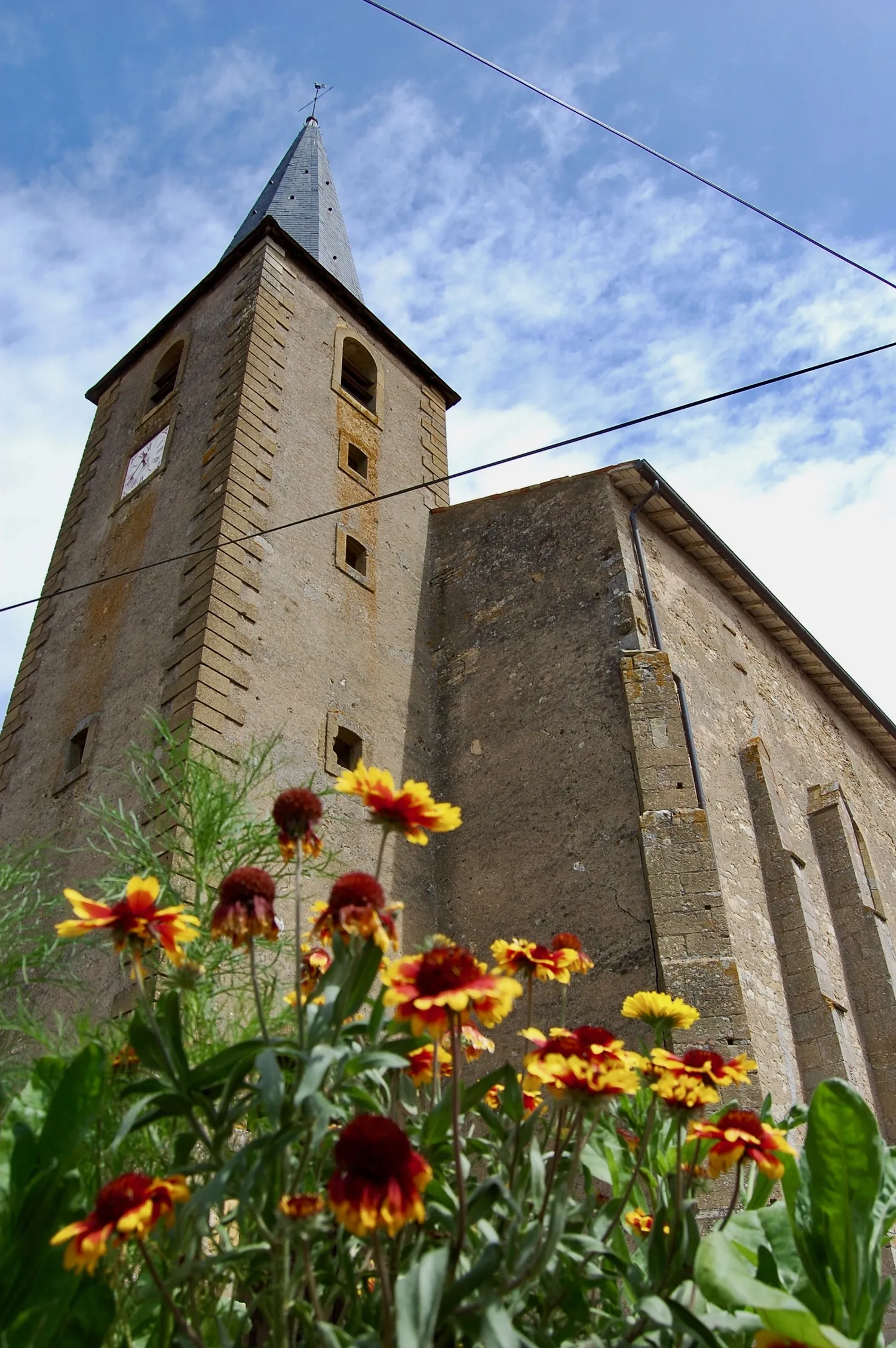 Image qui illustre: Visite libre d'une église classée et de son aître médiéval à Waville - 0
