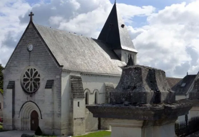 Image qui illustre: Eglise Saint-nazaire D'azay-le-ferron