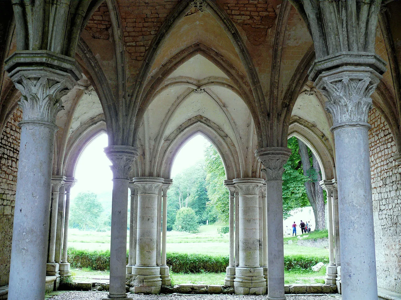 Image qui illustre: Abbaye Notre-Dame de Fontaine-Guérard à Radepont - 2