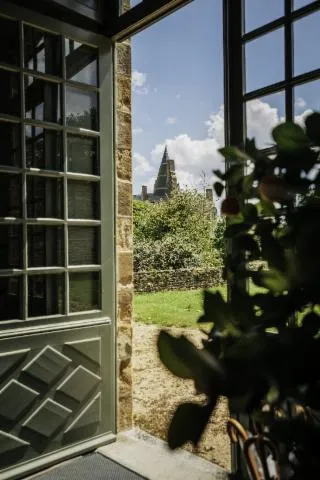 Image qui illustre: Visite commentée des jardins et du château des Rochers-Sévigné