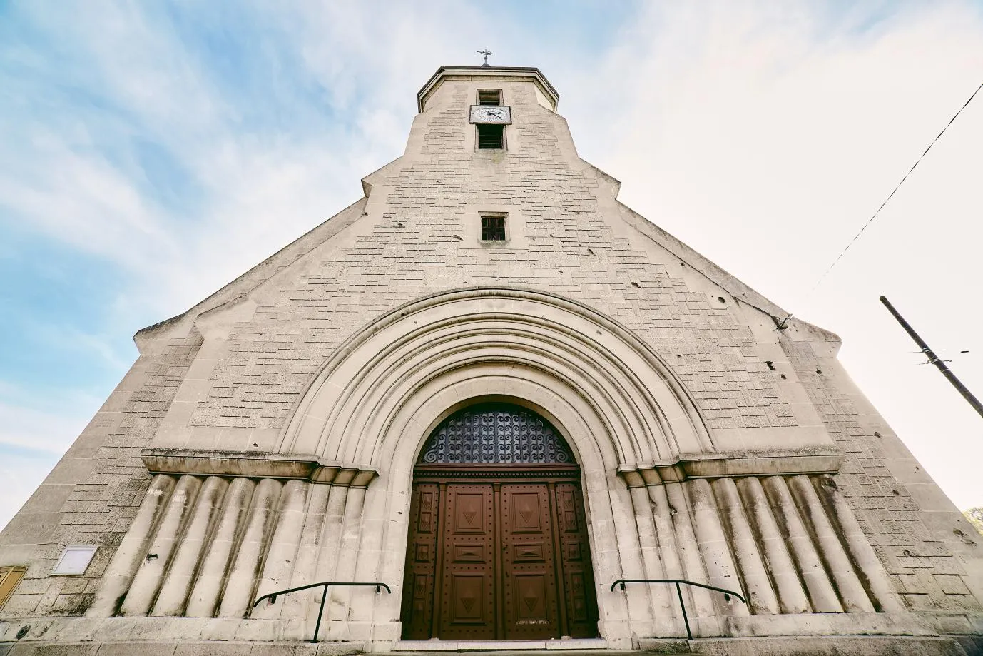 Image qui illustre: Eglise Saint-medard à Sinceny - 0