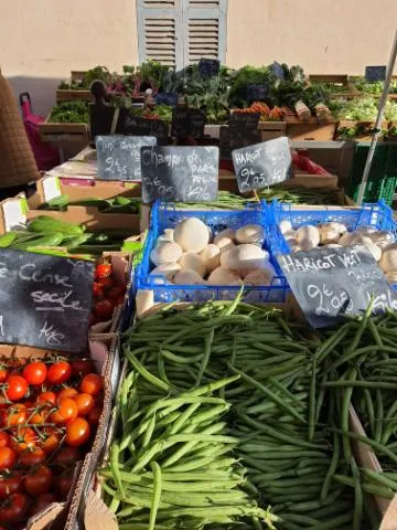 Image qui illustre: Marché Du Mardi À La Ciotat