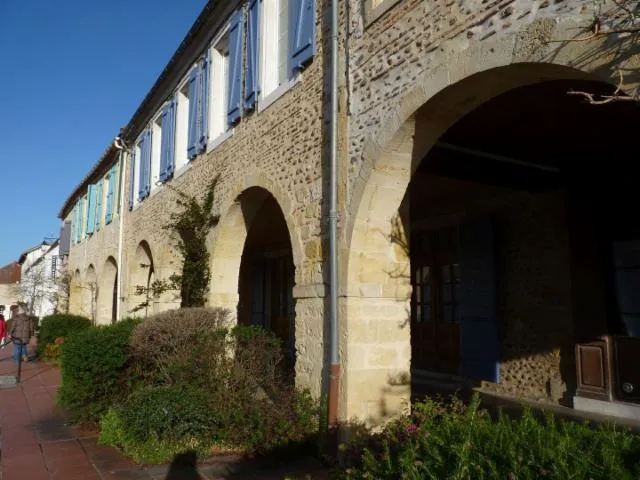 Image qui illustre: Arzacq-arraziguet : Bastide Du Béarn