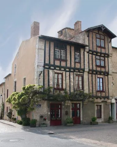 Image qui illustre: Visite libre du bourg et de son patrimoine remarquable