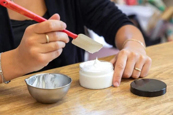 Image qui illustre: Créez votre soin naturel pour les cheveux