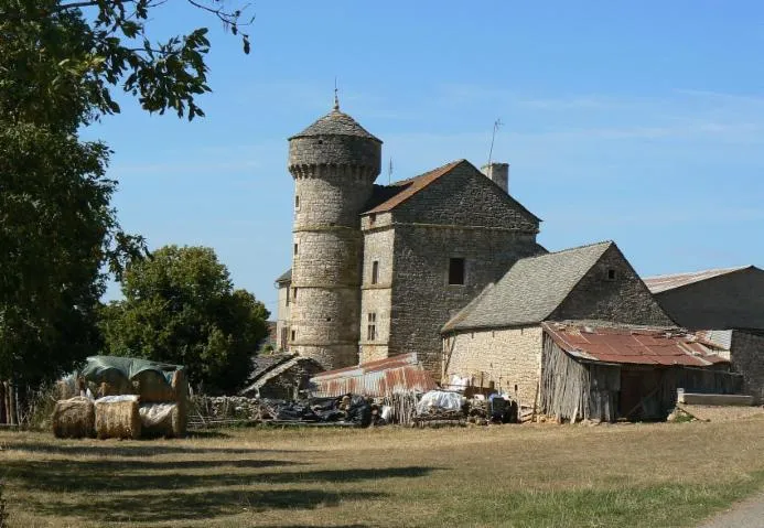 Image qui illustre: Ferme Fortifiée Du Choizal