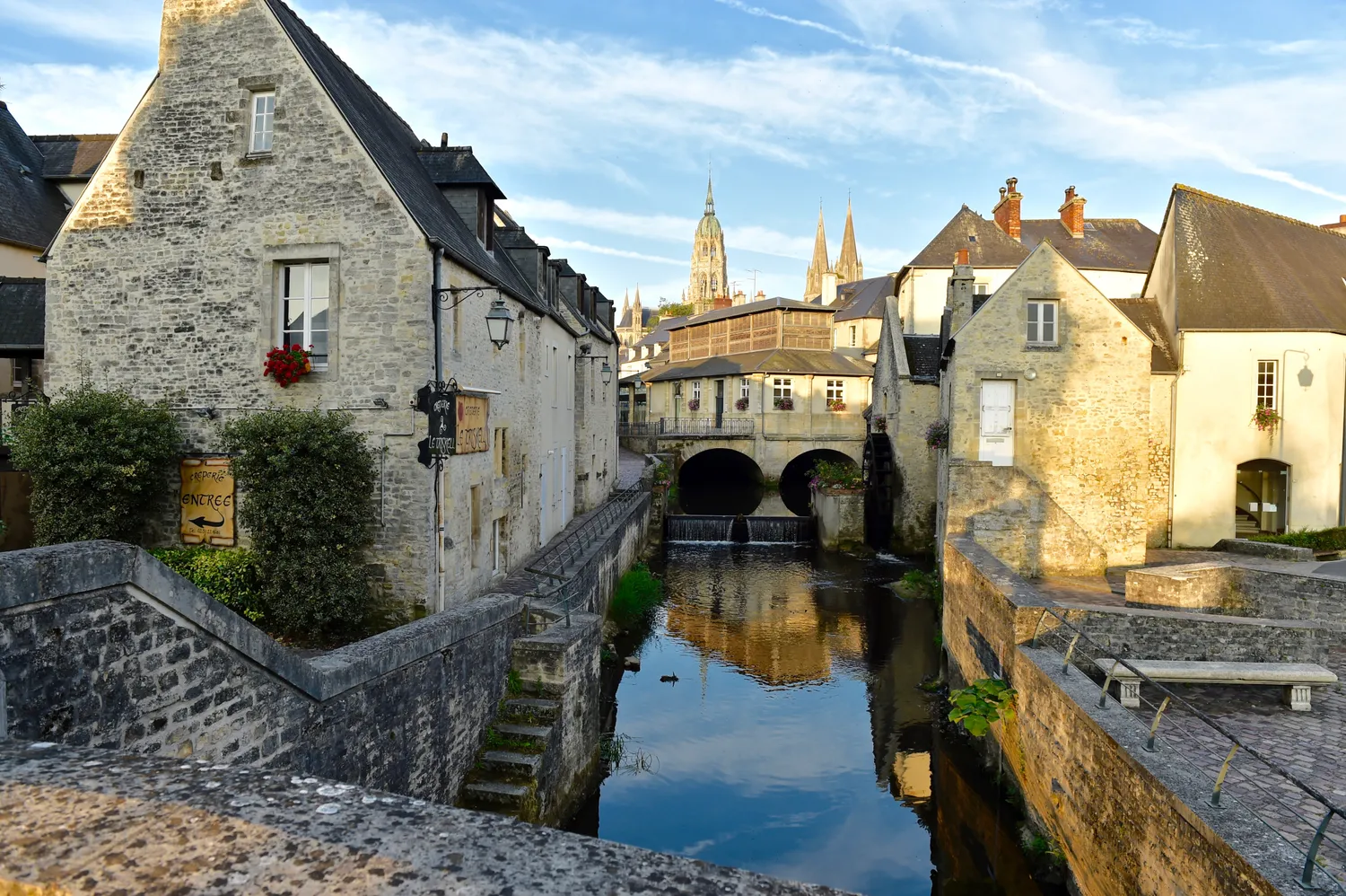 Image qui illustre: Visites Guidées Du Vieux Bayeux à Bayeux - 0
