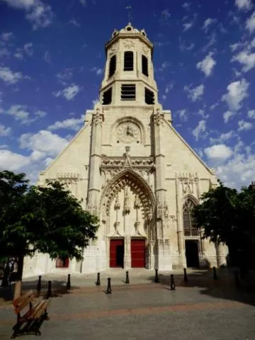 Image qui illustre: L'Eglise Saint-Léonard