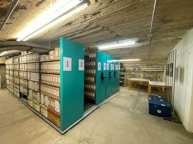 Image qui illustre: Visite-découverte d'archives régionales installées dans un ancien grand séminaire à Châlons-en-Champagne - 0