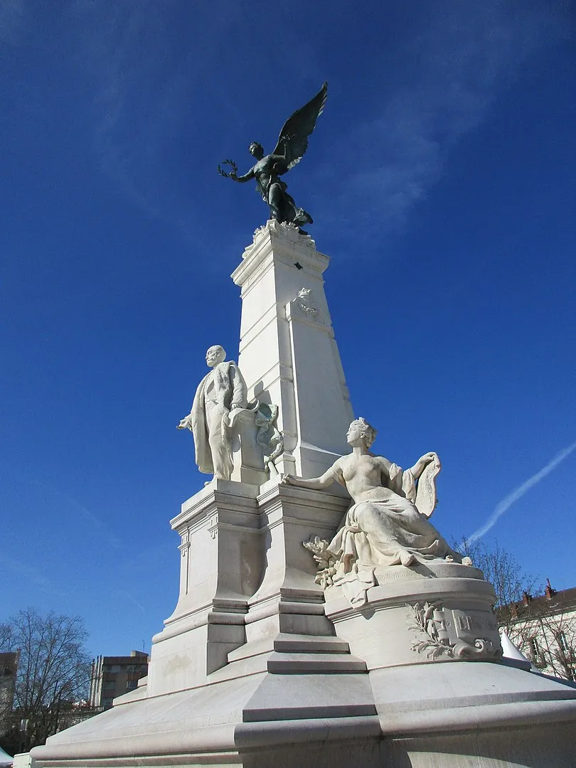 Image qui illustre: Monument Sadi Carnot à Dijon - 0
