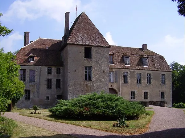 Image qui illustre: Château De Lantilly à Cervon - 0