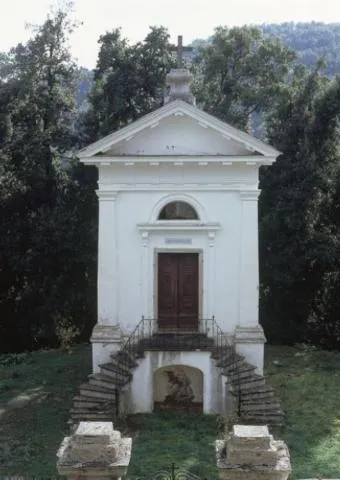Image qui illustre: Chapelle funéraire de la famille Giocanti