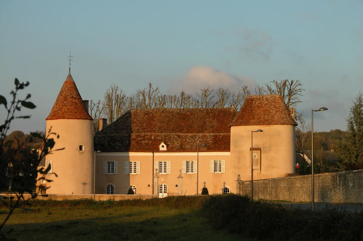 Image qui illustre: Château Du Courbat à Le Pêchereau - 0