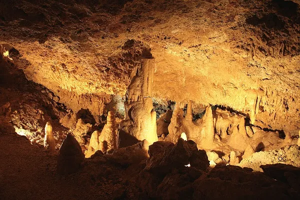 Image qui illustre: Grotte De Lastournelle à Sainte-Colombe-de-Villeneuve - 2
